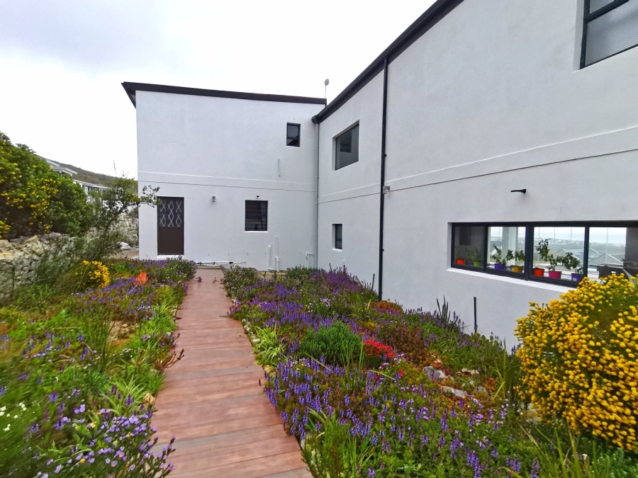 5 Bedroom Property for Sale in Chanteclair Western Cape